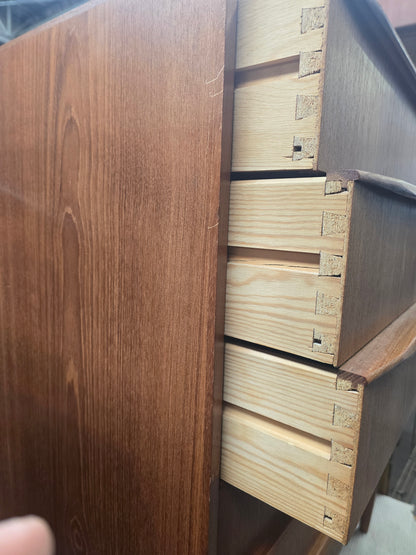 Vintage teak kommode