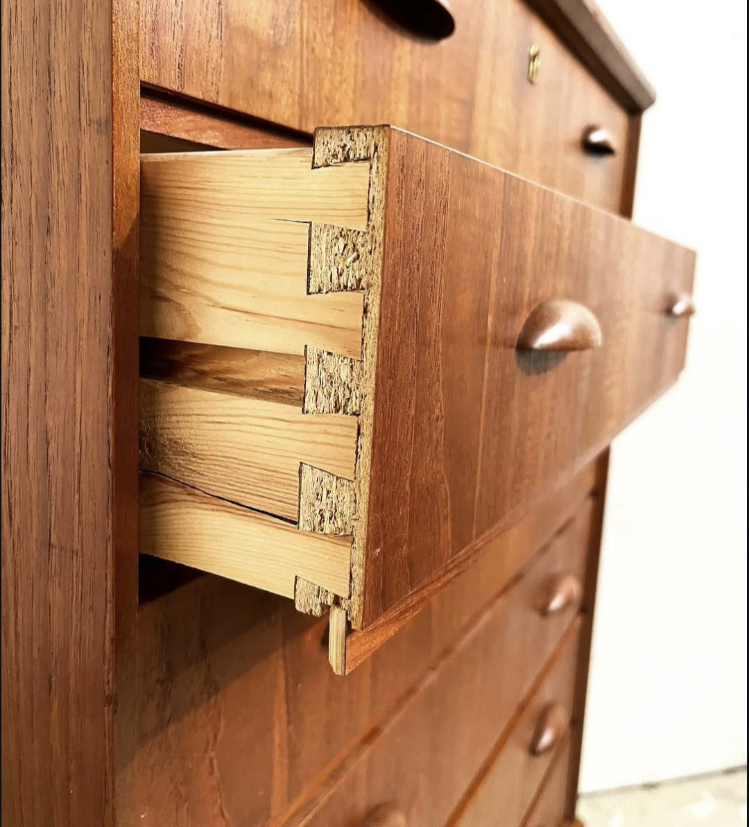 Teakwood Chest of Drawers, 6 Drawers