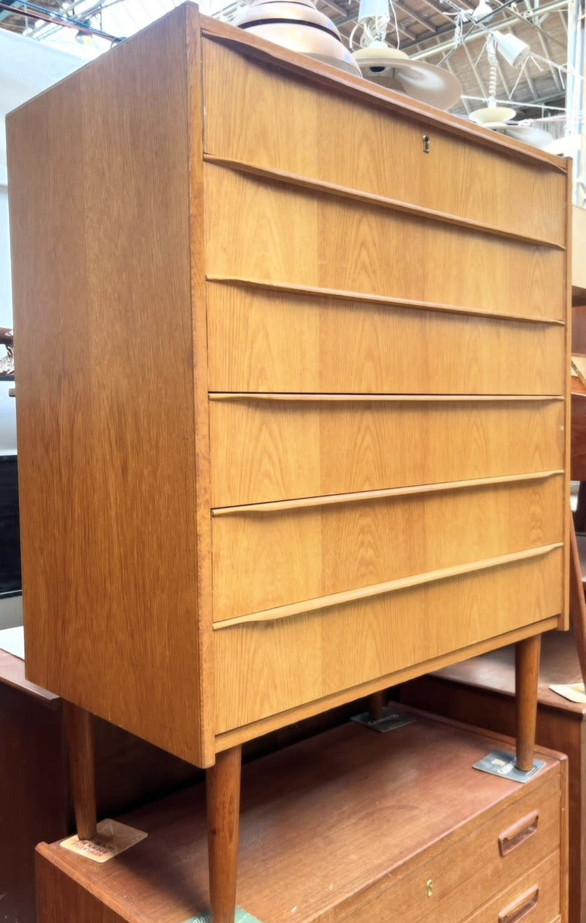 Oak Chest of Drawers with 6 drawers