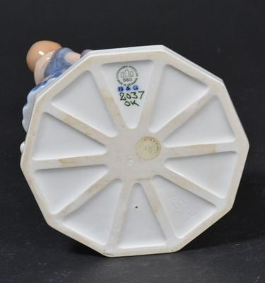 brugte-bing-grøndahl-nr-2037-figur-i-porcelæn-4