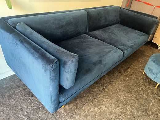 brugte-formel-a-velour-sofa-med-puf-petroleumsblå-2