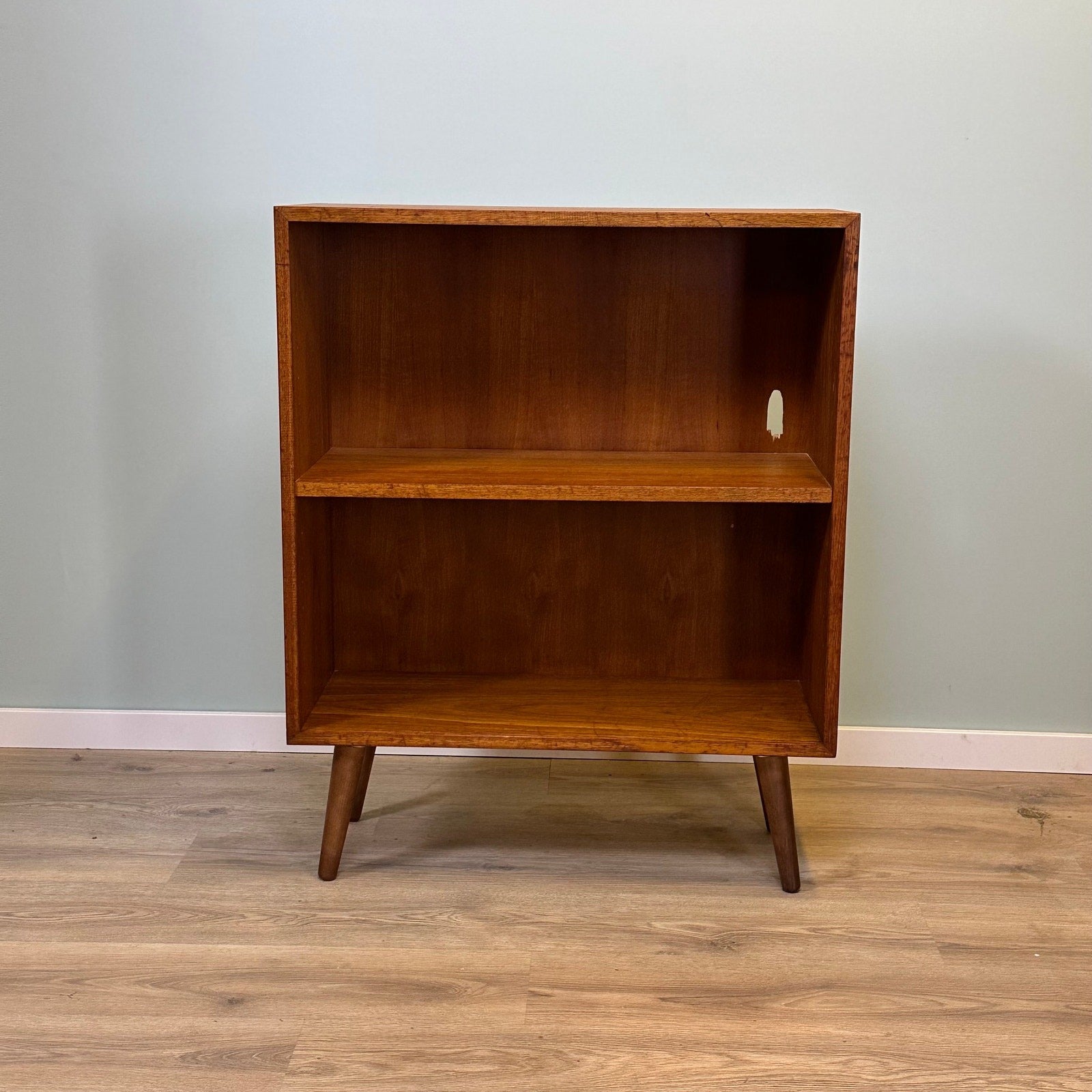 brugte-lille-bogreol-i-teak-2
