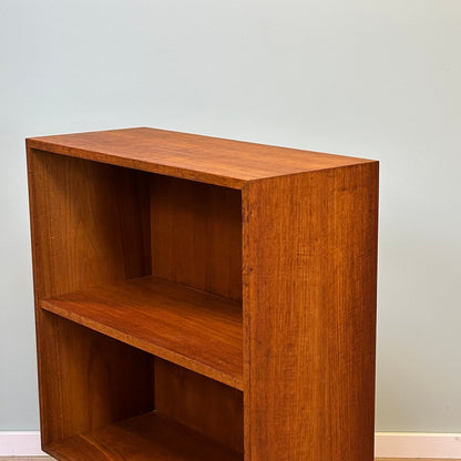 brugte-lille-bogreol-i-teak-5