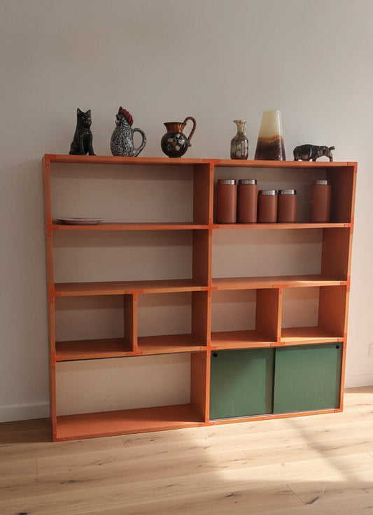 brugte-orange-bogreol-i-træ