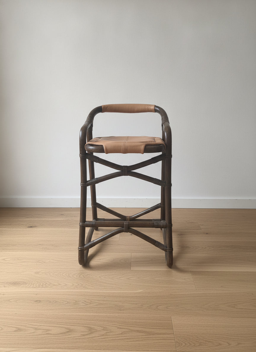 brugte-safari-barstole-i-rattan-og-læder-2-stk