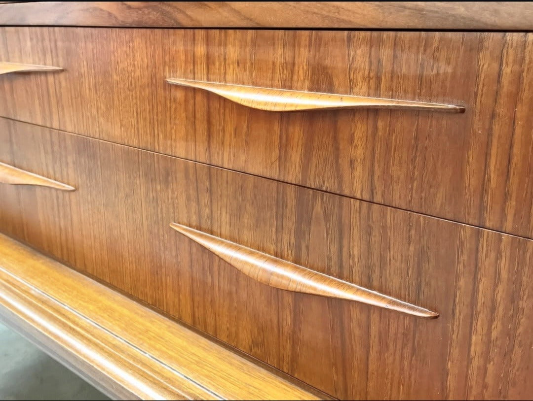 brugte-teak-skænk-med-bar-1960erne-4
