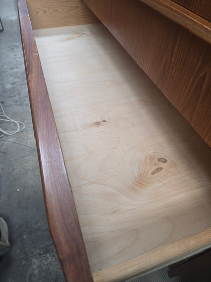 Vintage teak kommode