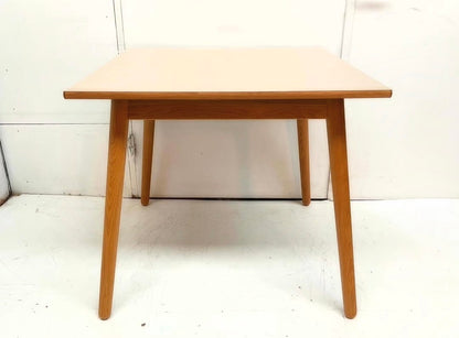 FDB Extendable Dining Table