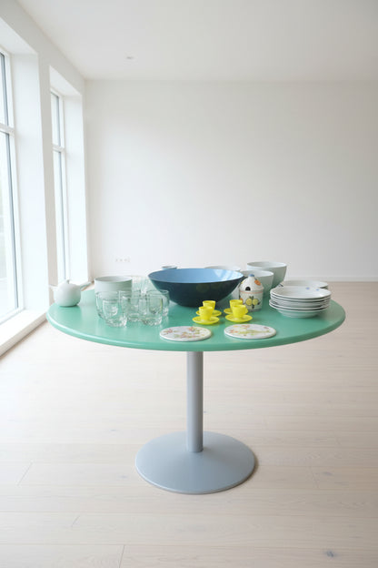 Green Round Pedestal Dining Table