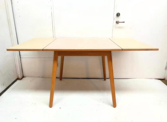 FDB Extendable Dining Table